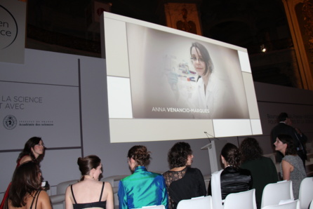 Anna received the "For Women in Science" fellowship from L'Oreal Foundation